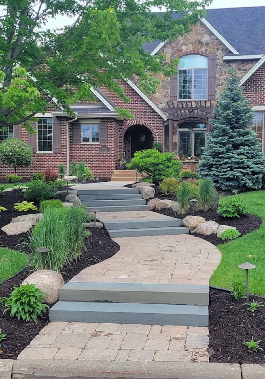 Mendota Heights Curb Appeal Frontyard