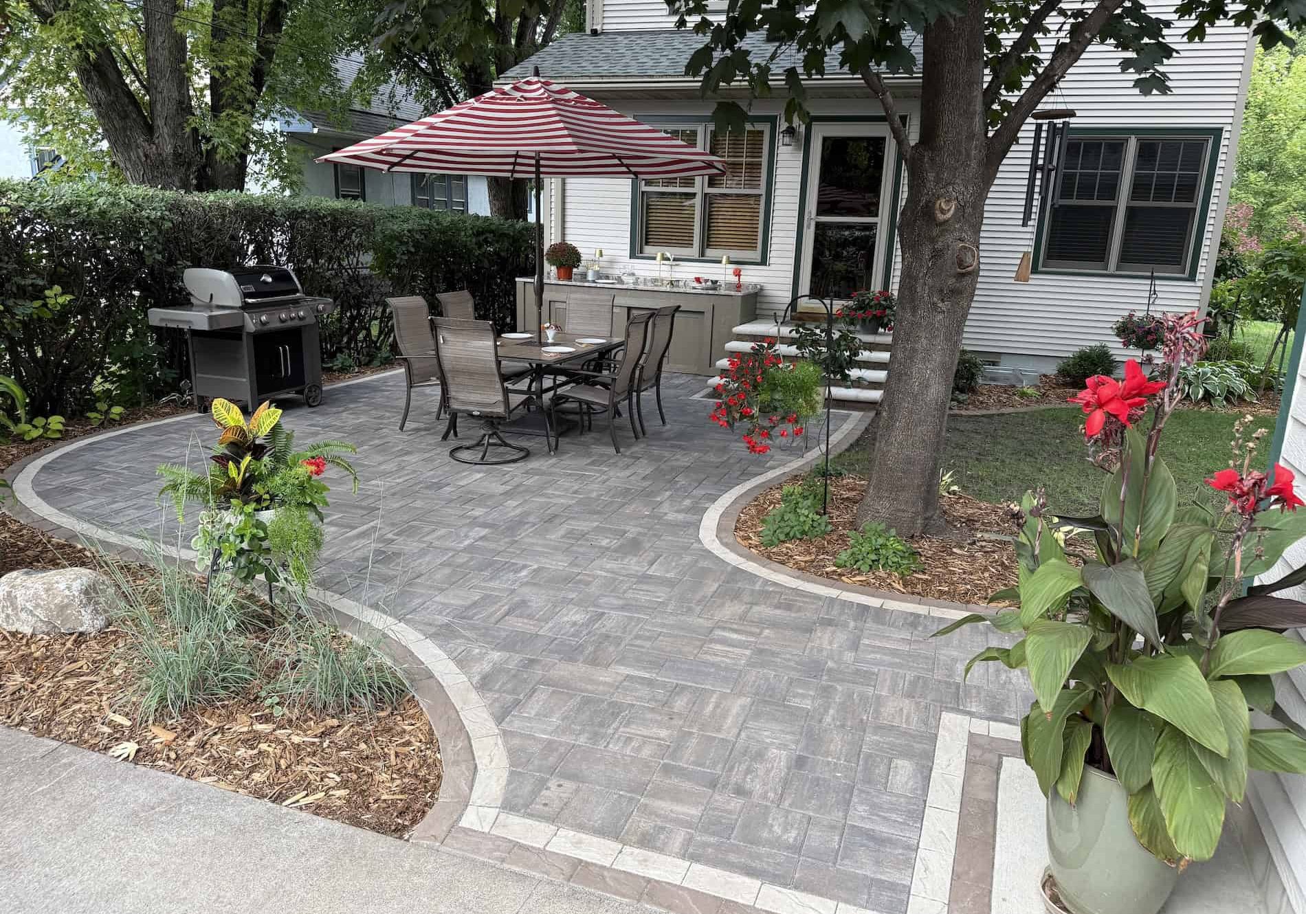 ST PAUL PAVER PATIO MAIN