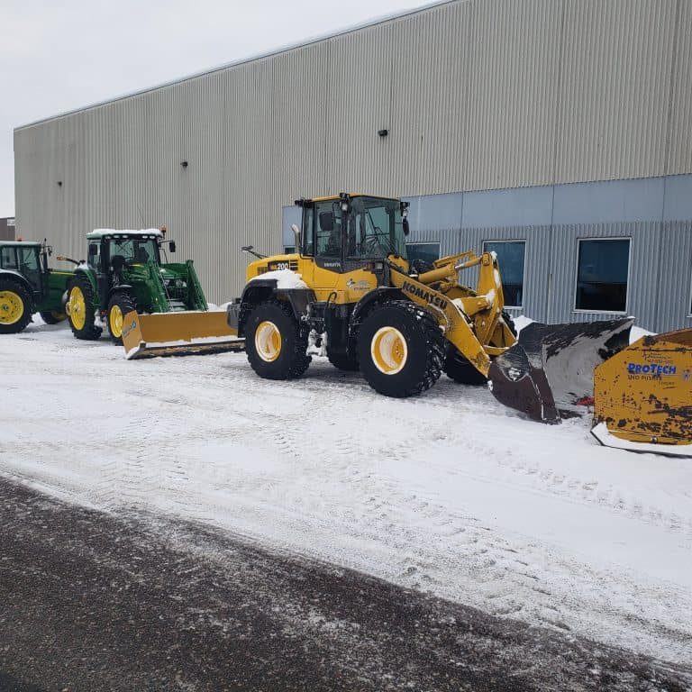 uosmn-snow-equiptment-staging UOS snow equipment staging